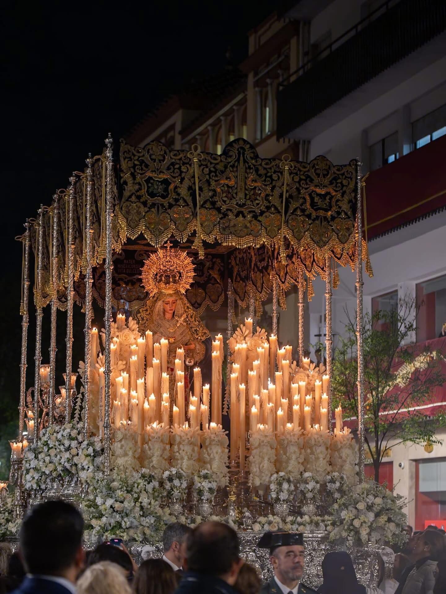 Paso de palio de María Santísima de Guadalupe